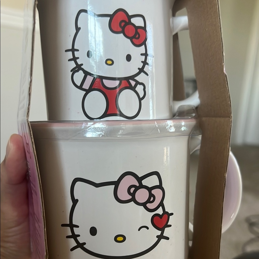 Hello Kitty Red and White Ceramic Mug Set - Picture 4 of 4